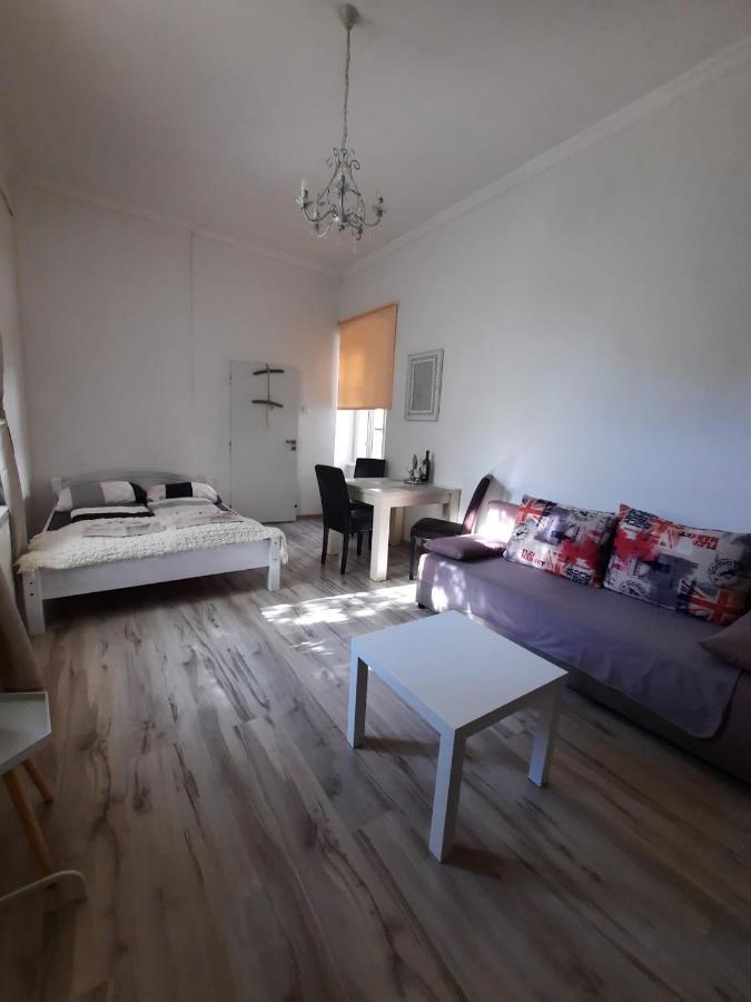 Apartman Matty V Tichom Dvore Priamo V Centre Bratysława Zewnętrze zdjęcie